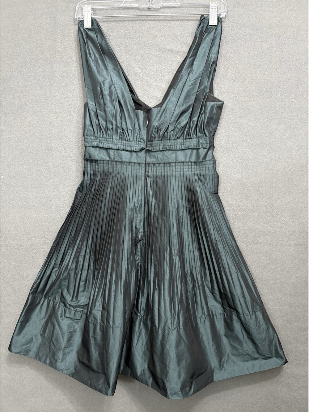 BCBG Generation Women’s Dark Green V-Neck Pleated Fit & Flare Dress 0 YFM6E014